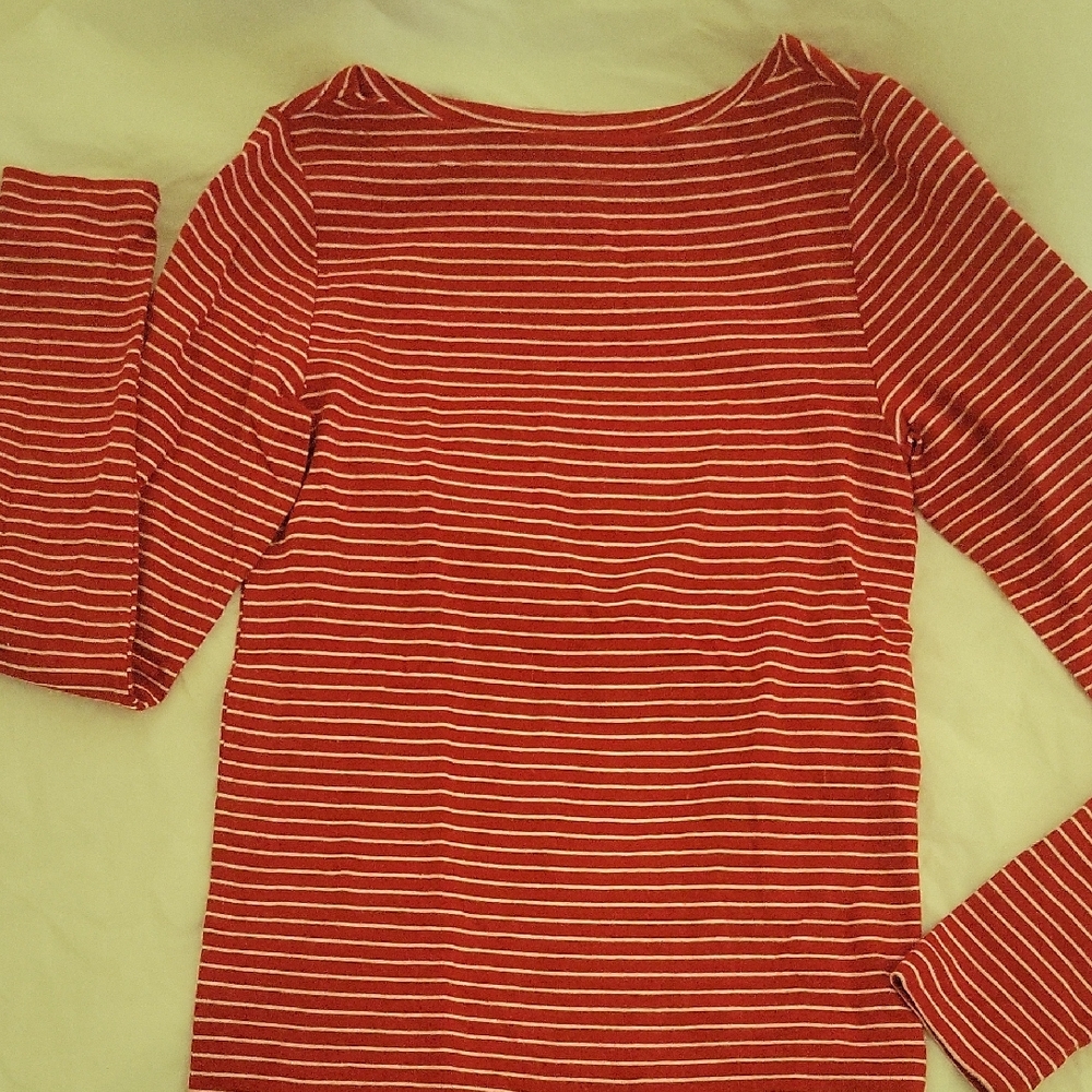 GAP Women's Red and White Striped Top